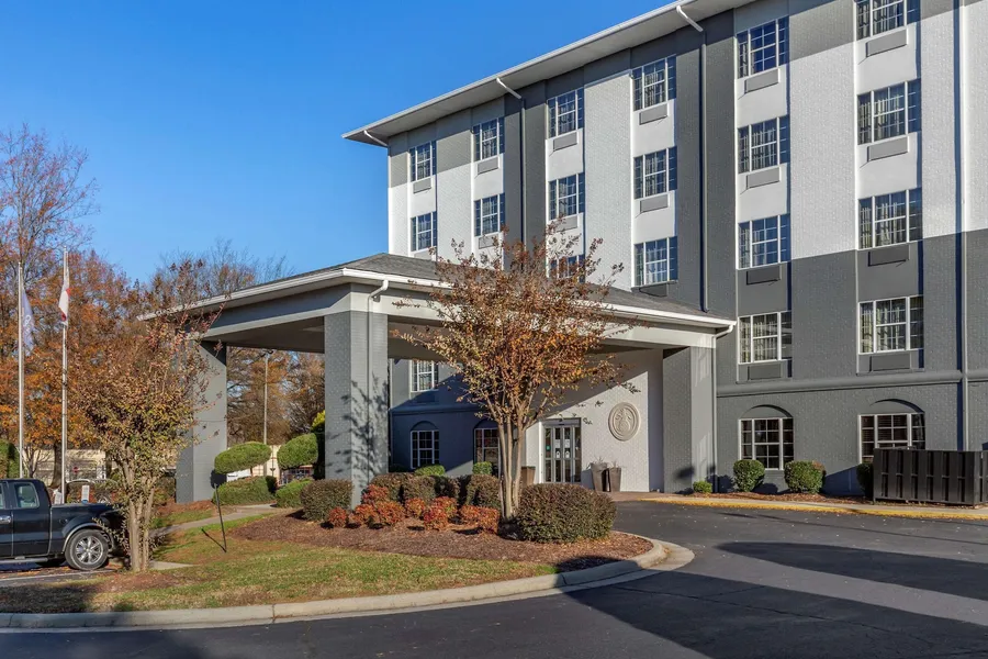 Comfort Suites Pineville - Ballantyne Area hotel detail image 2