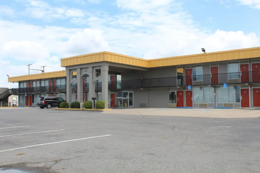Econo Lodge Paducah West I-24 hotel detail image 2