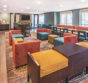 La Quinta Inn & Suites by Wyndham O'Fallon, IL - St. Louis hotel detail image 3
