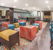 La Quinta Inn & Suites by Wyndham O'Fallon, IL - St. Louis hotel detail image 4