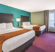 La Quinta Inn & Suites by Wyndham O'Fallon, IL - St. Louis hotel detail image 7