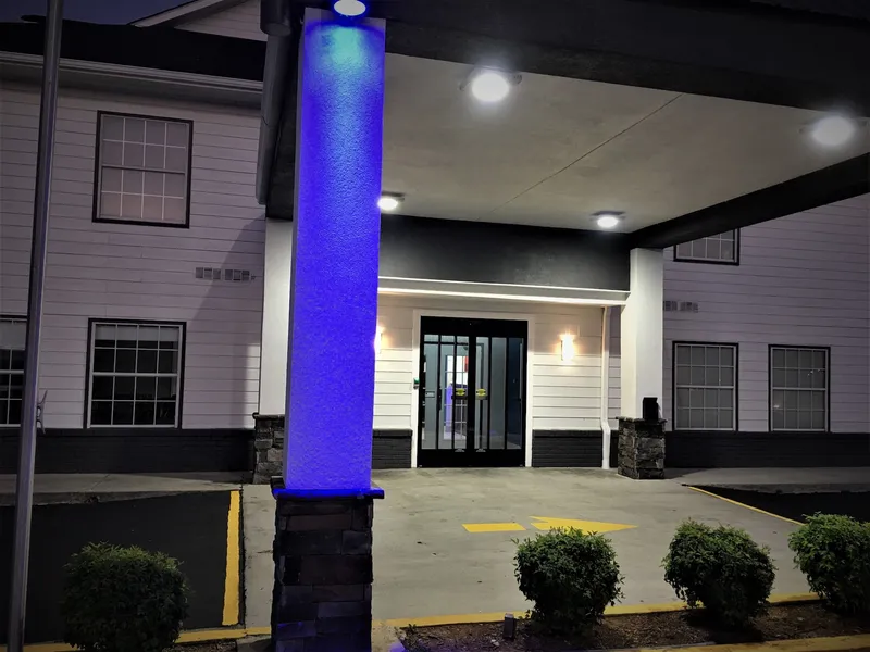Baymont by Wyndham Adairsville hotel detail image 2