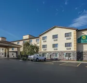 La Quinta Inn & Suites by Wyndham Erie hotel detail image 5