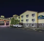 La Quinta Inn & Suites by Wyndham Erie hotel detail image 7