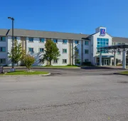 Motel 6 Whitby, ON - Toronto East hotel detail image 3