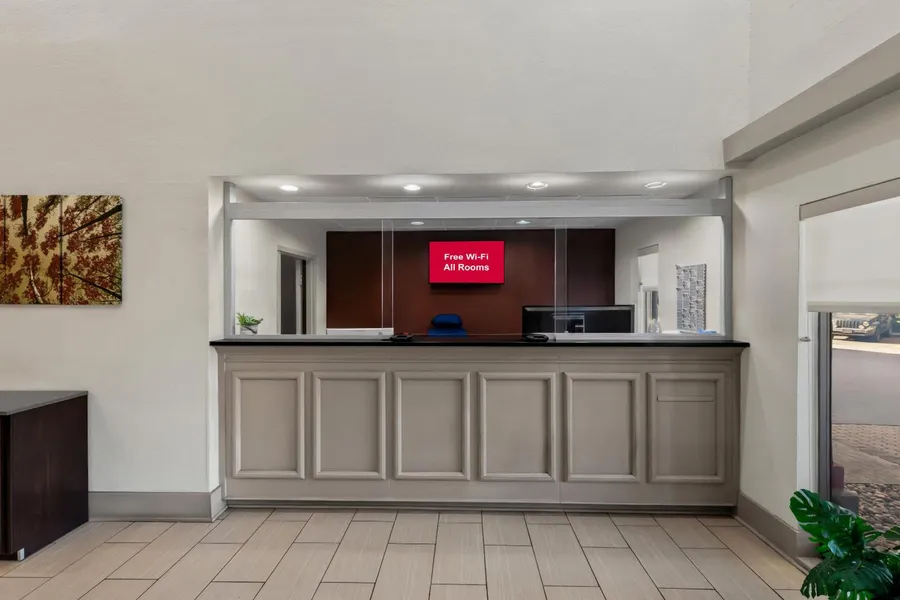 Red Roof Inn PLUS+ & Suites Atlanta Airport South hotel detail image 6