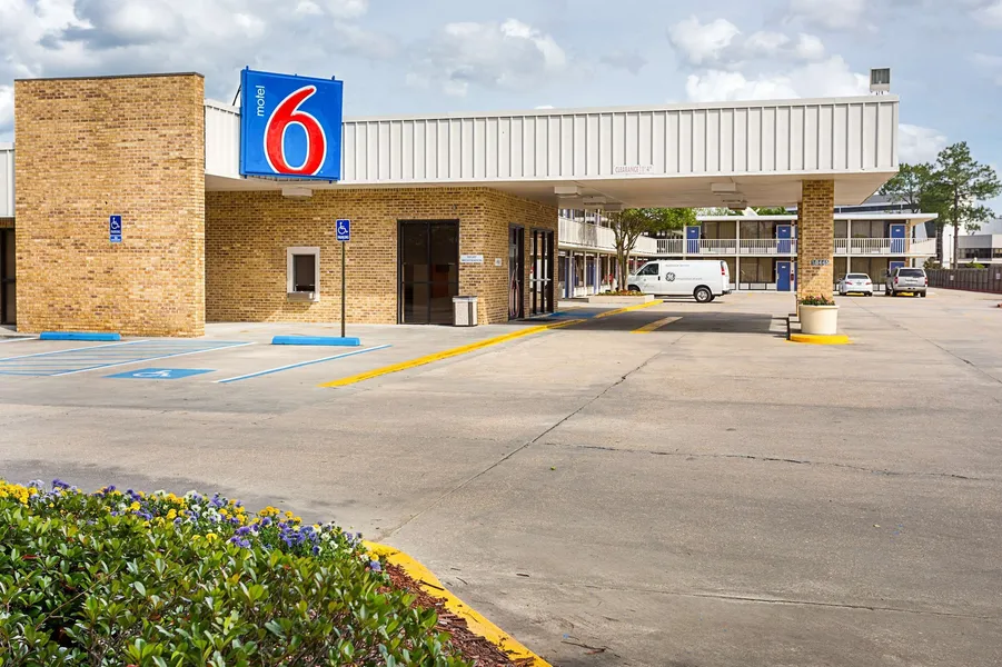 Motel 6 Baton Rouge, LA - Southeast hotel detail image 2