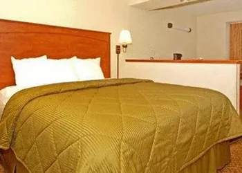 Comfort Inn Portland near I-84 and I-205 hotel thumbnail 3