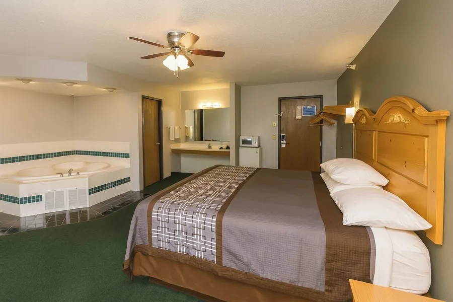 Royal Inn & Suites hotel detail image 2