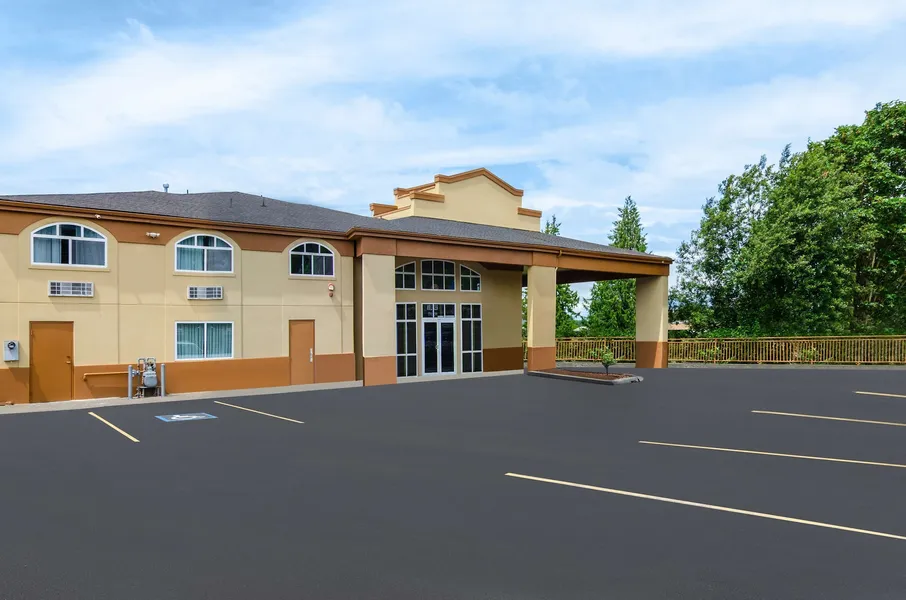 Red Lion Inn & Suites Des Moines hotel detail image 2