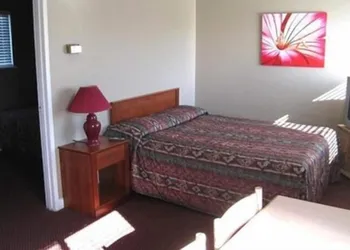 Beach Grove Motel hotel thumbnail 8