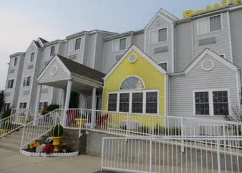 Patti's Inn & Suites hotel thumbnail 3