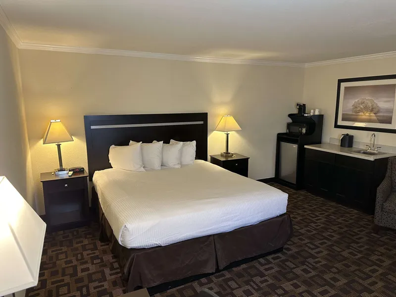Best Western Plus Inn of Hayward hotel detail image 6