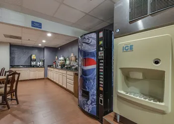 Microtel Inn & Suites By Wyndham Oklahoma City Airport hotel thumbnail 5