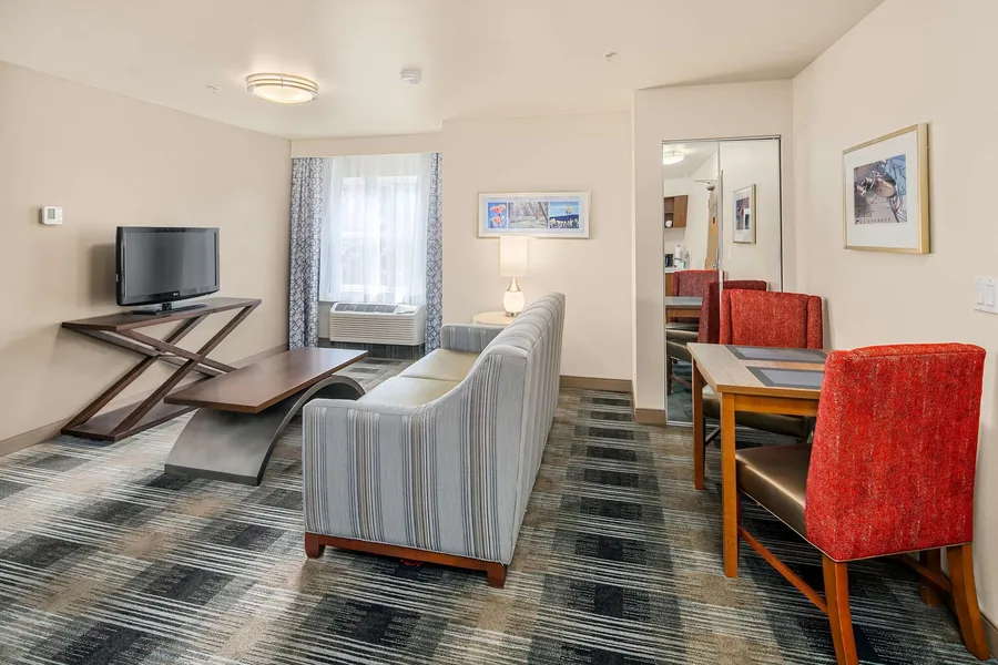 Executive Residency by Best Western Navigator Inn & Suites hotel detail image 6