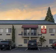 Best Western Plus Plaza by the Green hotel detail image 3