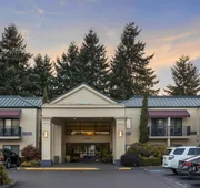 Best Western Plus Plaza by the Green hotel detail image 5