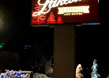 Lakeside Lodge And Suites hotel thumbnail 2