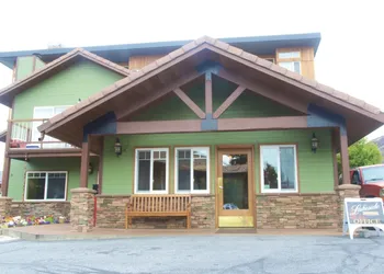 Lakeside Lodge And Suites hotel thumbnail 5