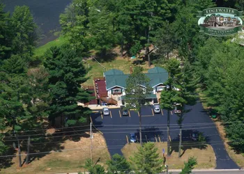 Edgewater Inn & Cottages hotel thumbnail 3