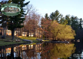 Edgewater Inn & Cottages hotel thumbnail 8