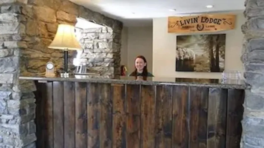 Oakhurst Lodge hotel detail image 6