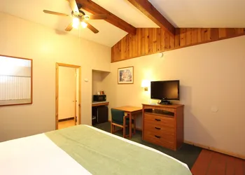 Oakhurst Lodge hotel thumbnail 7