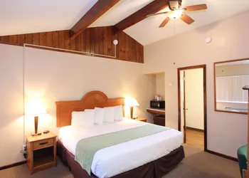 Oakhurst Lodge hotel thumbnail 8