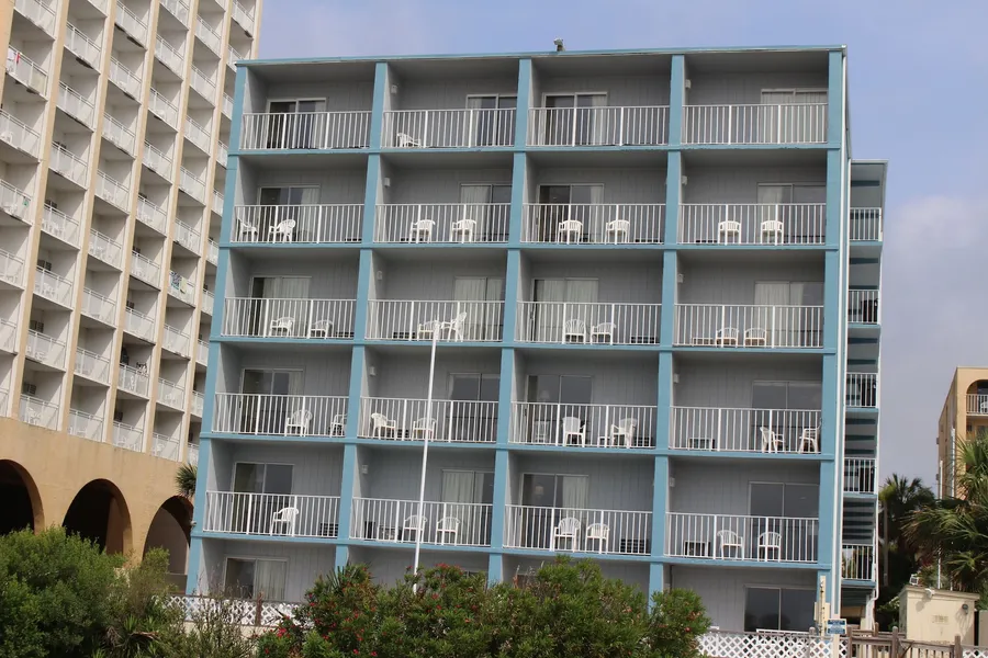 Blu Atlantic Oceanfront Hotel & Suites hotel detail image 2