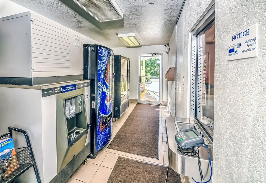 Motel 6 – Colorado Springs, CO – South/Metro Area hotel detail image 6