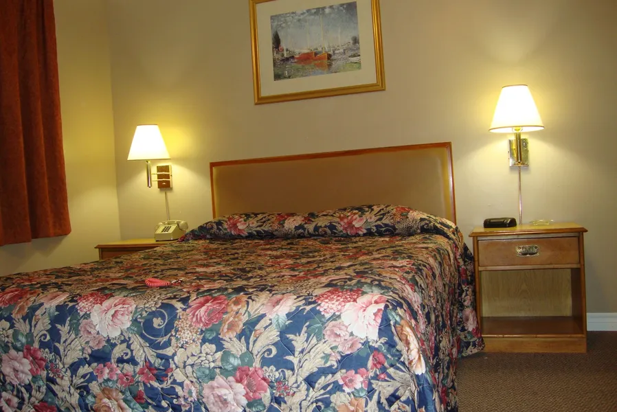 Royal Napanee Inn hotel detail image 6