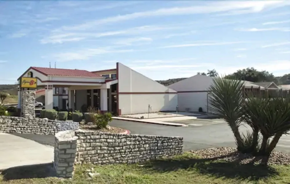 Super 8 by Wyndham Kerrville TX hotel detail image 2