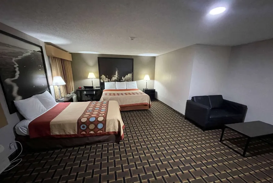 Super 8 by Wyndham League City/Kemah Area hotel detail image 6
