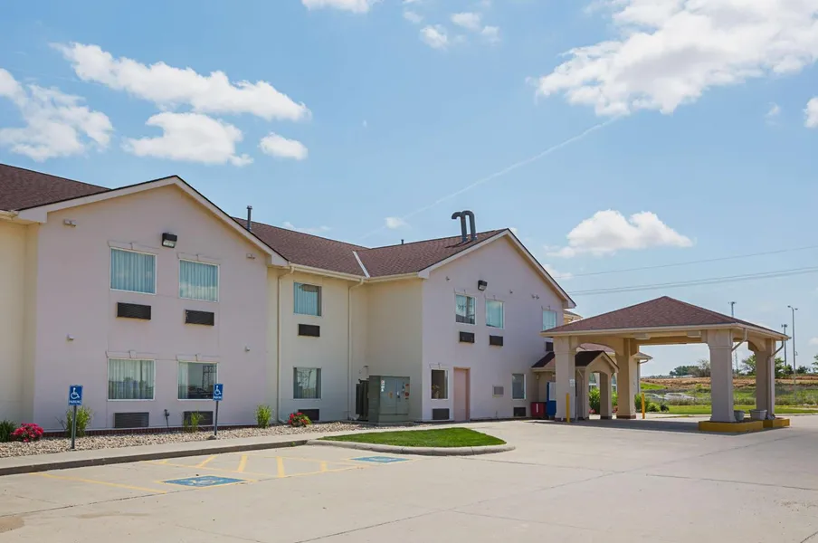 Motel 6 Omaha NE - IAT West hotel detail image 2