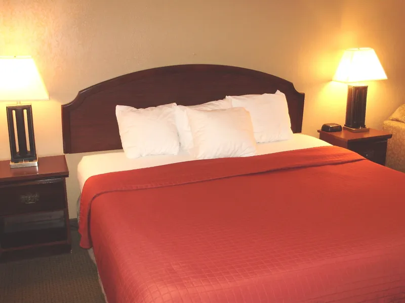 Trade Winds Central Inn hotel detail image 6