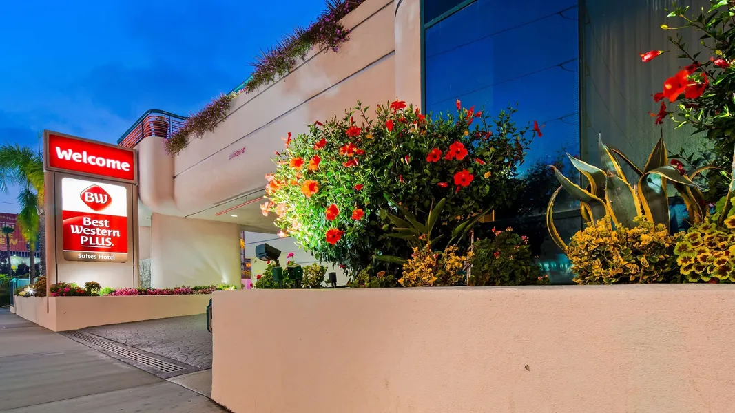 Best Western Plus Suites Hotel - LAX Airport LA Stadium hotel detail image 2