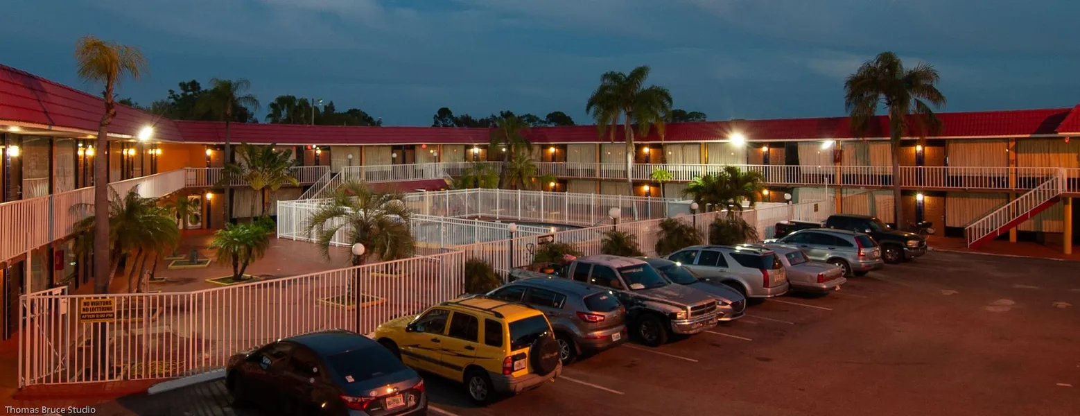 Express inn and suites hotel detail image 6