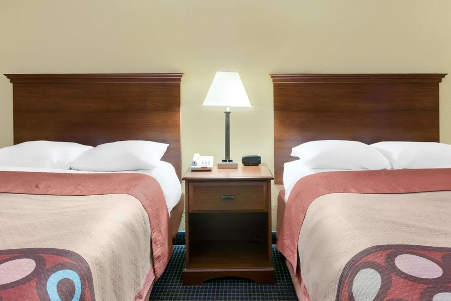 Super 8 by Wyndham Hattiesburg South hotel detail image 6