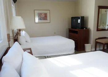 Monument Mountain Motel hotel thumbnail 6