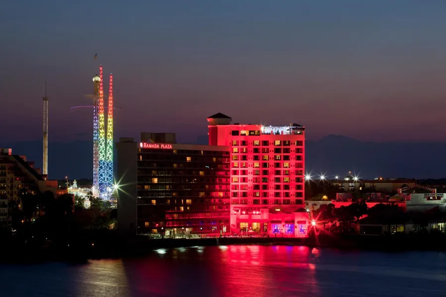 Ramada Plaza Resort & Suites by Wyndham Orlando Intl Drive hotel detail image 6