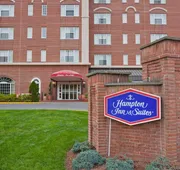 Hampton Inn & Suites Stamford hotel detail image 3