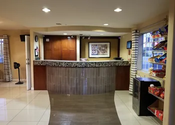Sunburst Spa & Suites Motel hotel thumbnail 3