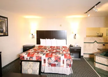 Sunburst Spa & Suites Motel hotel thumbnail 7