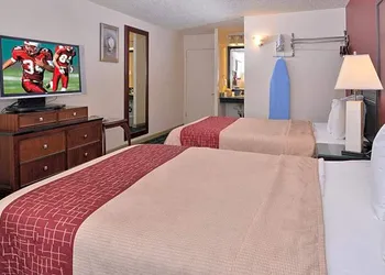 Red Roof Inn Arcata hotel thumbnail 5