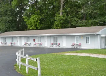 Great Lakes Motel hotel thumbnail 2
