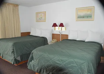 Great Lakes Motel hotel thumbnail 5