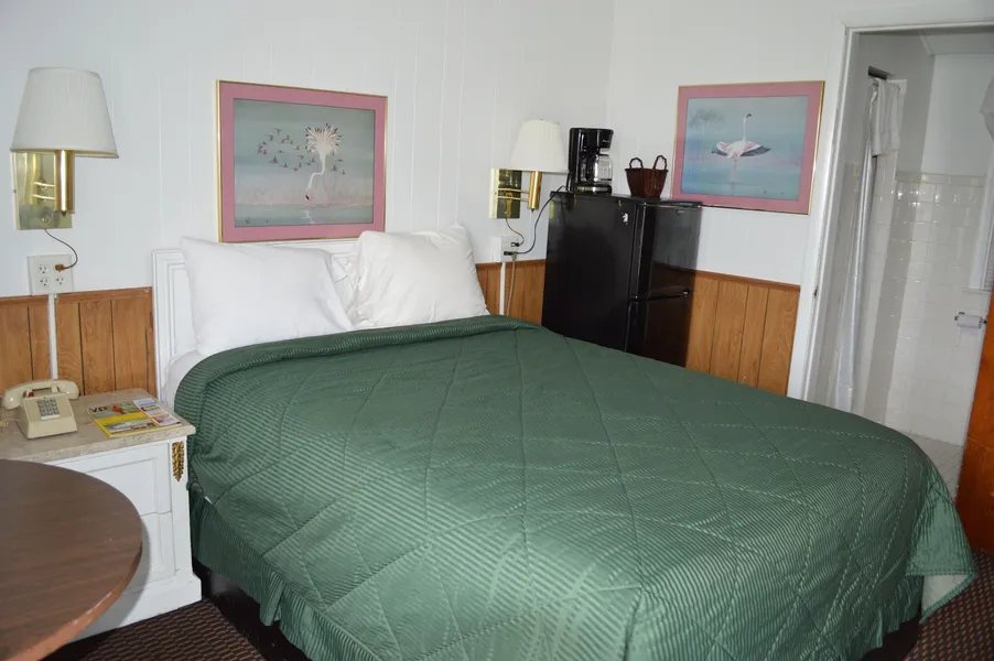 Great Lakes Motel hotel detail image 6