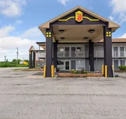 Super 8 by Wyndham Millbury/Toledo hotel detail image 3