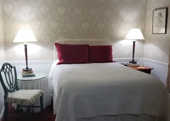 Eagle Harbor Inn hotel thumbnail 7