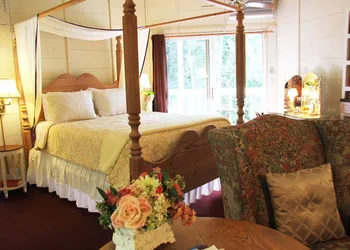 Eagle Harbor Inn hotel thumbnail 8
